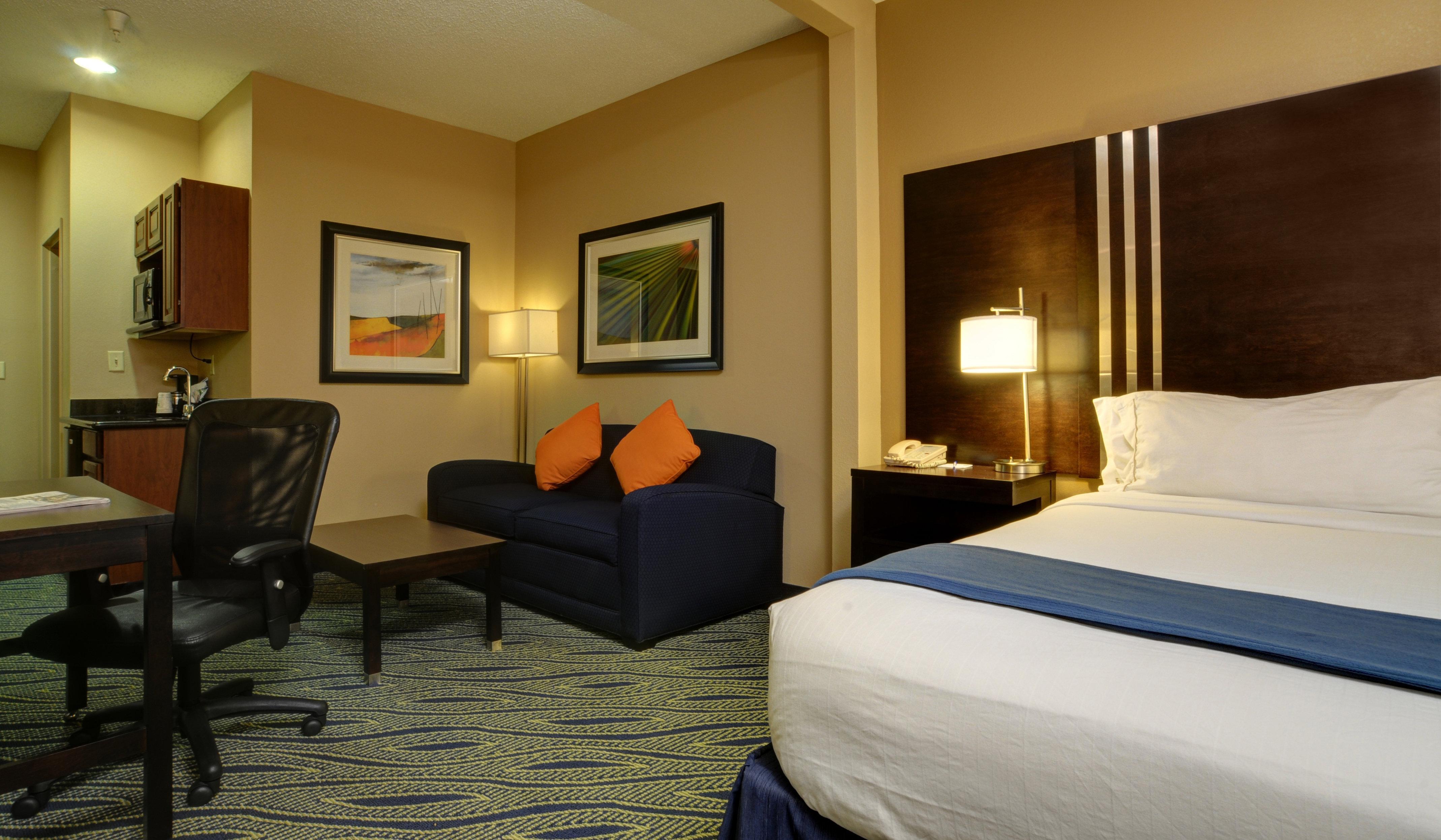 Holiday Inn Express & Suites Midwest City By Ihg Dış mekan fotoğraf
