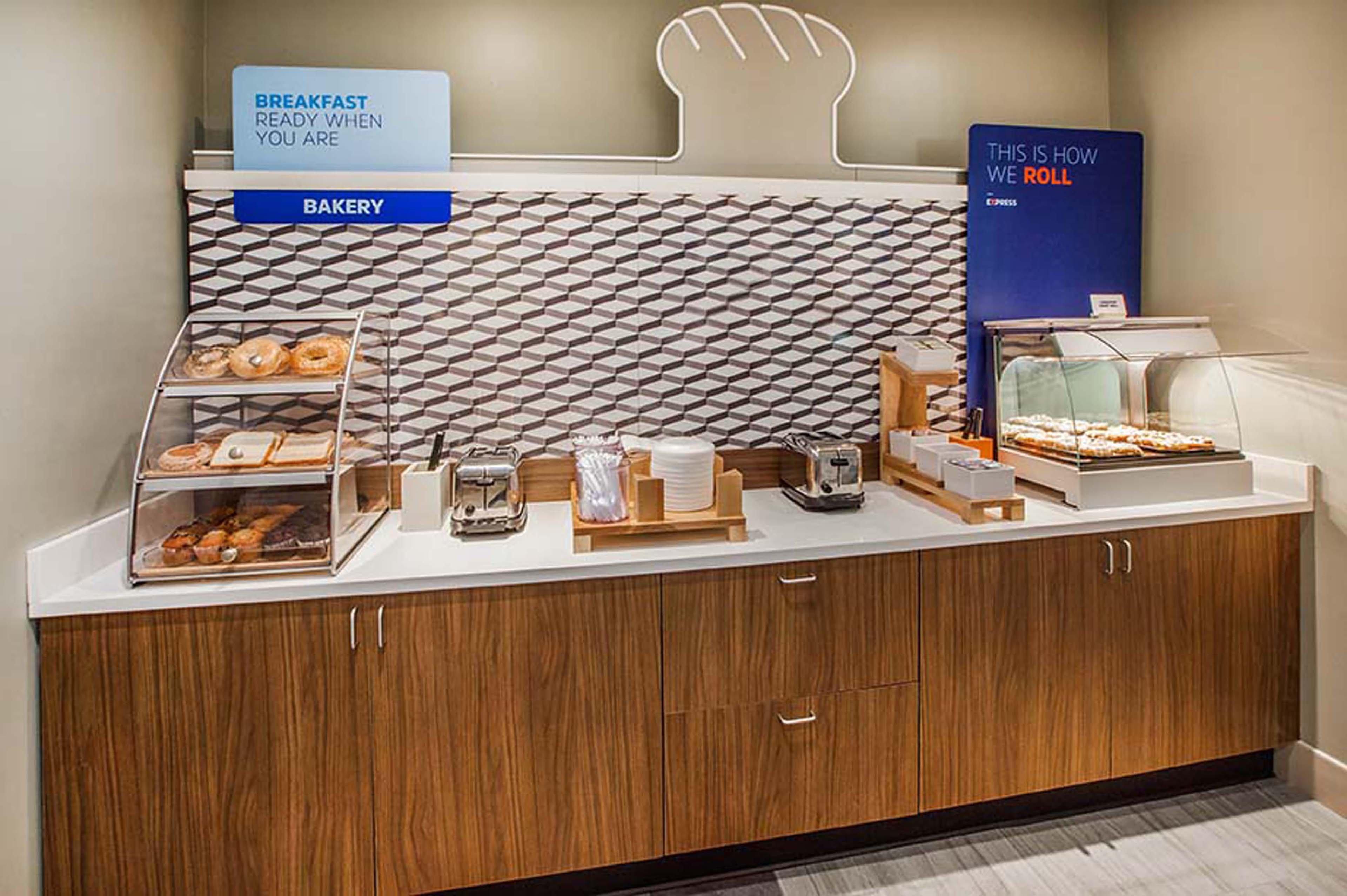 Holiday Inn Express & Suites Midwest City By Ihg Dış mekan fotoğraf