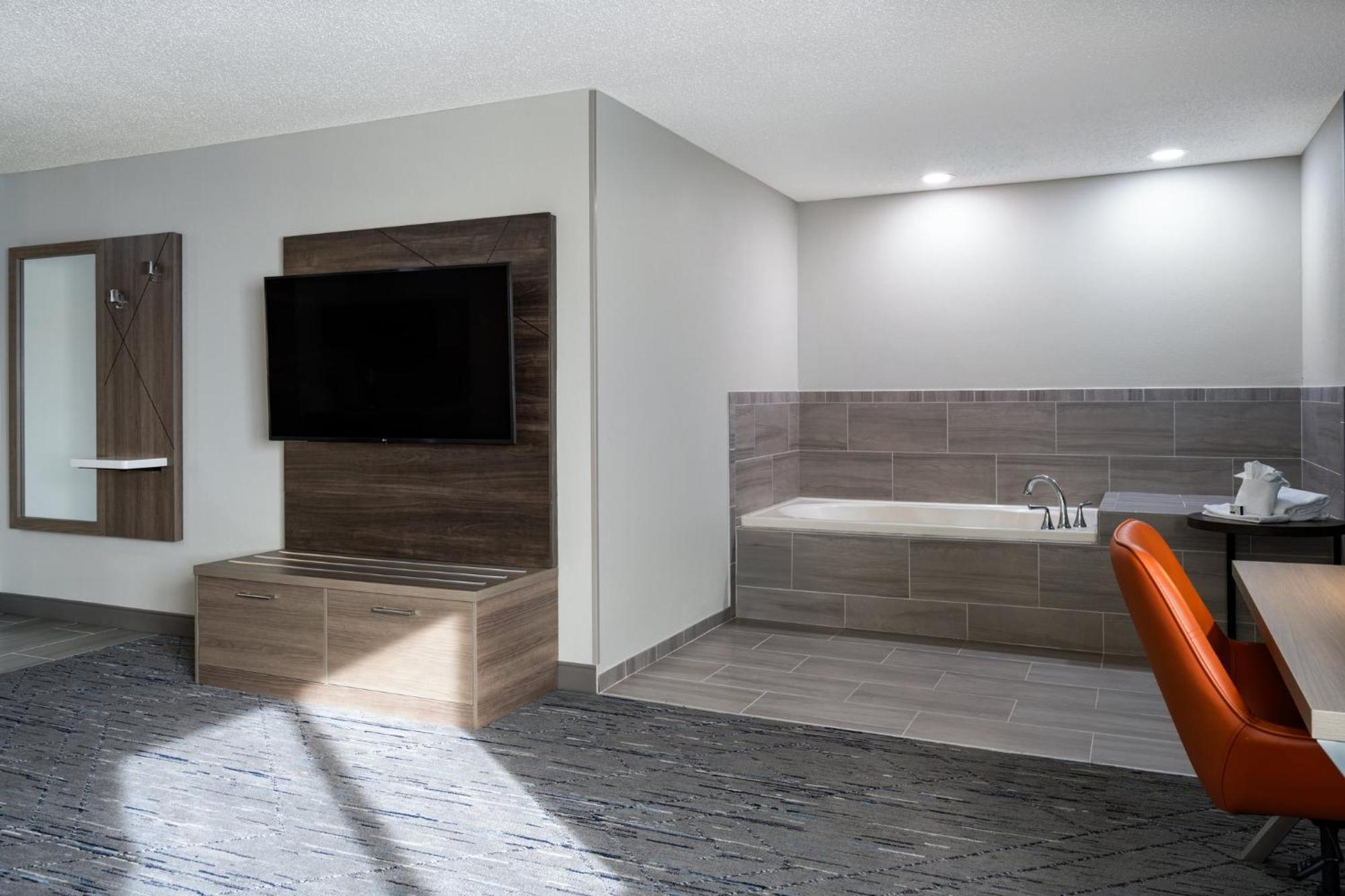 Holiday Inn Express & Suites Midwest City By Ihg Dış mekan fotoğraf