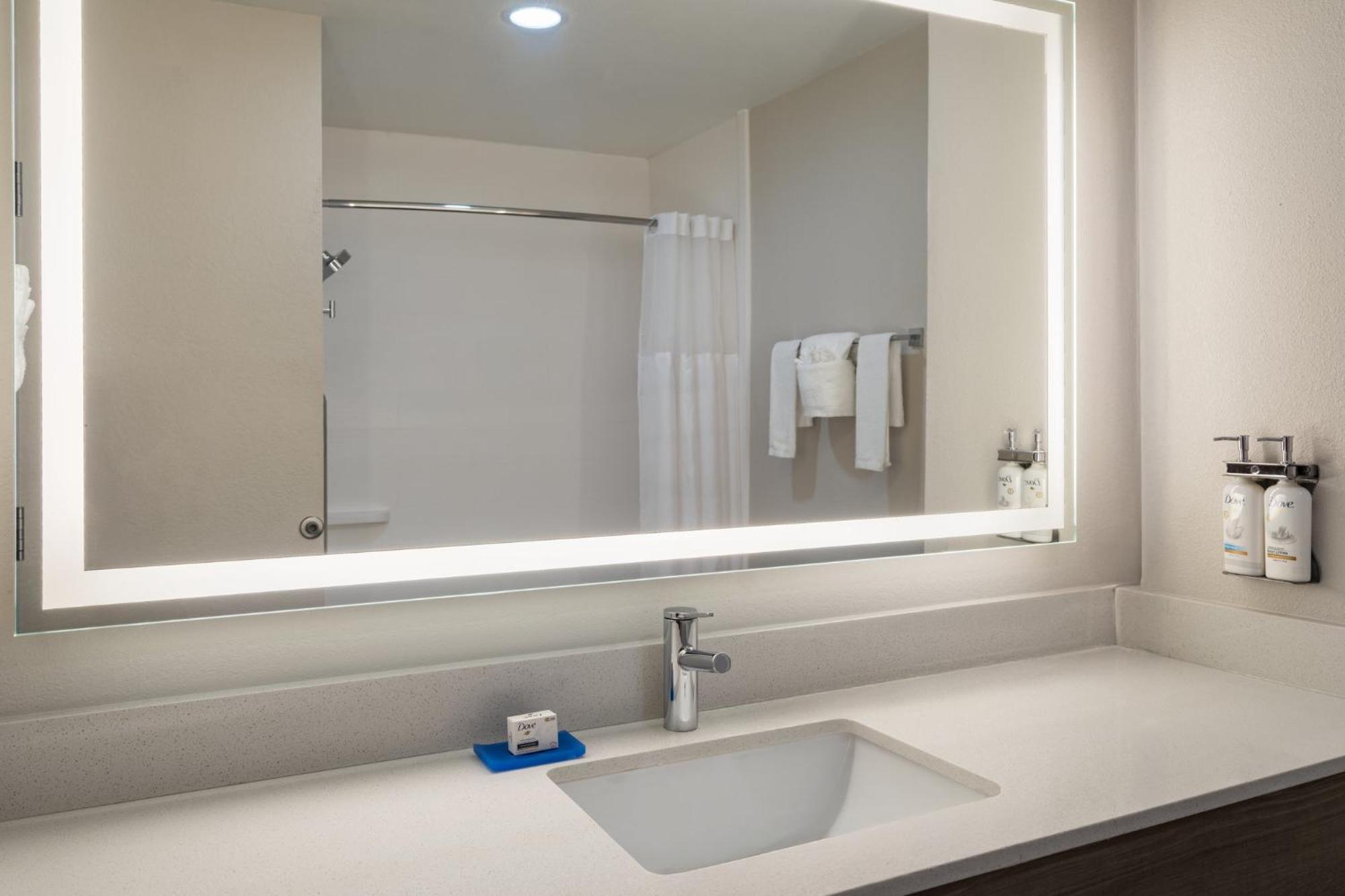 Holiday Inn Express & Suites Midwest City By Ihg Dış mekan fotoğraf
