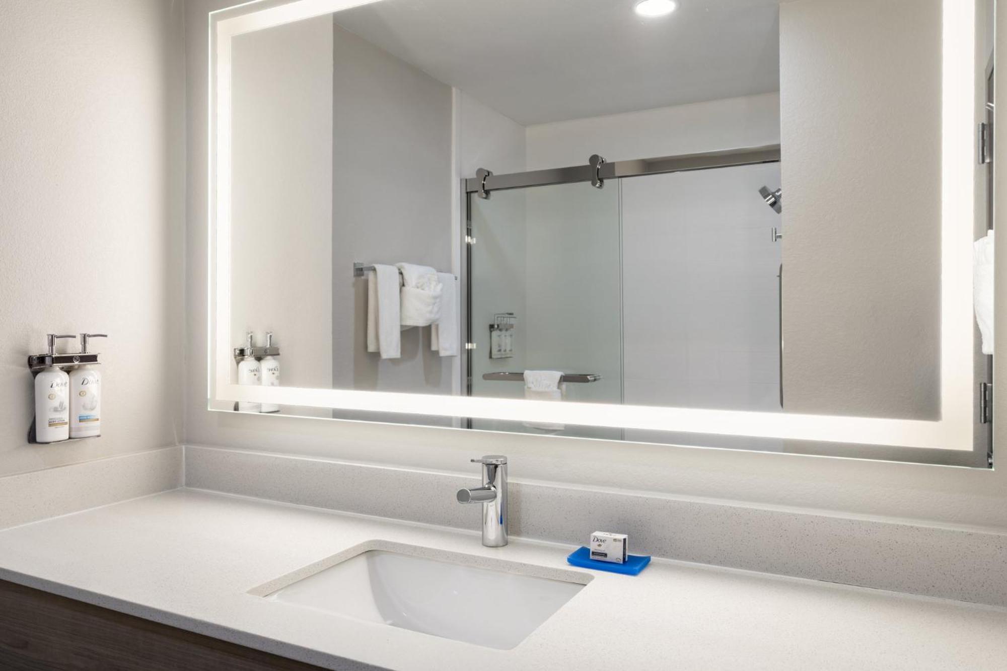 Holiday Inn Express & Suites Midwest City By Ihg Dış mekan fotoğraf